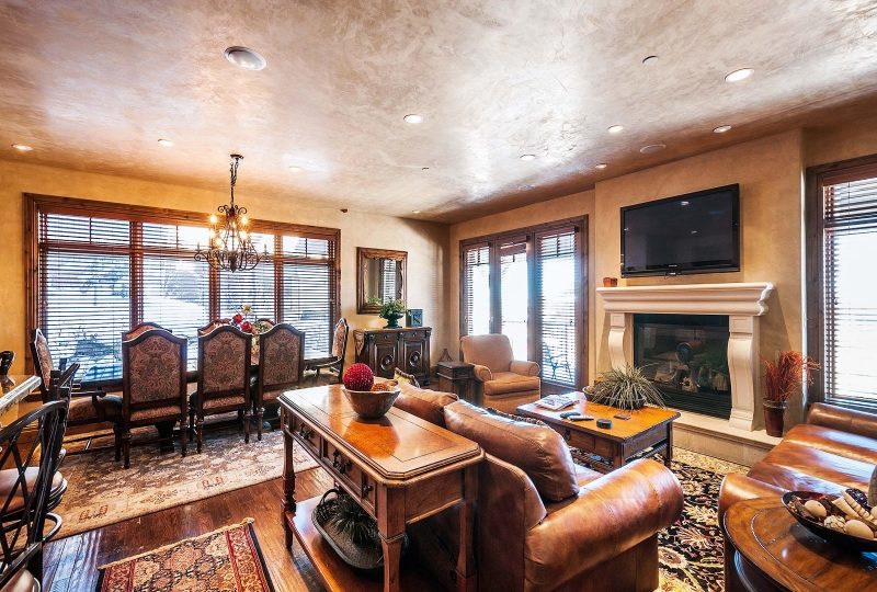 Vintage on the Strand #9 - Living Room