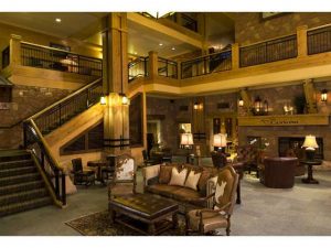 Picture of the lobby of the Grand Summit Hotel