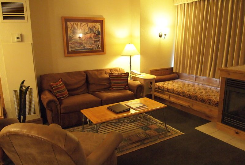 Picture of living room in Grand Summit Hotel 444